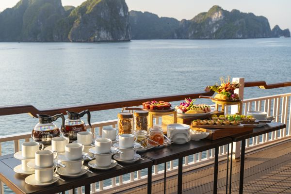 Du thuyền Lavoya Boutique Day Cruise 